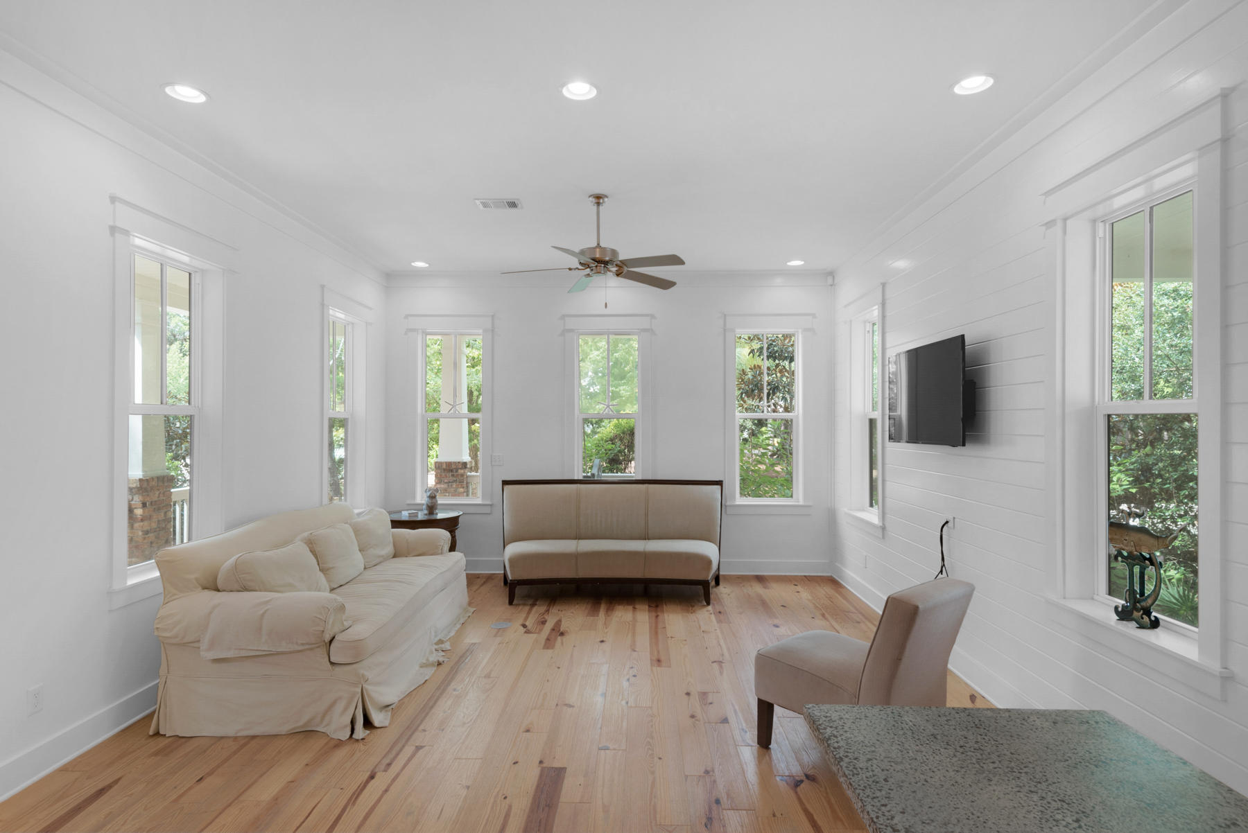 FOREST LAKES - Residential