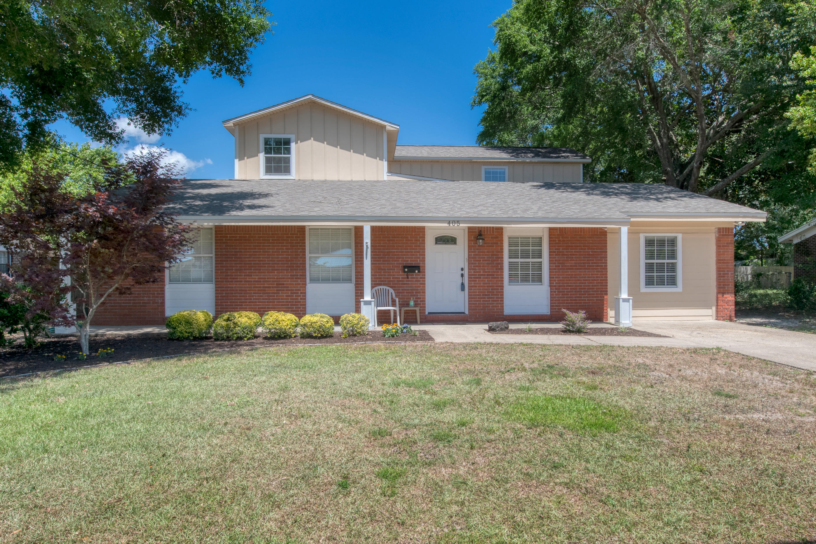 CAROL ANNE MANOR - Residential