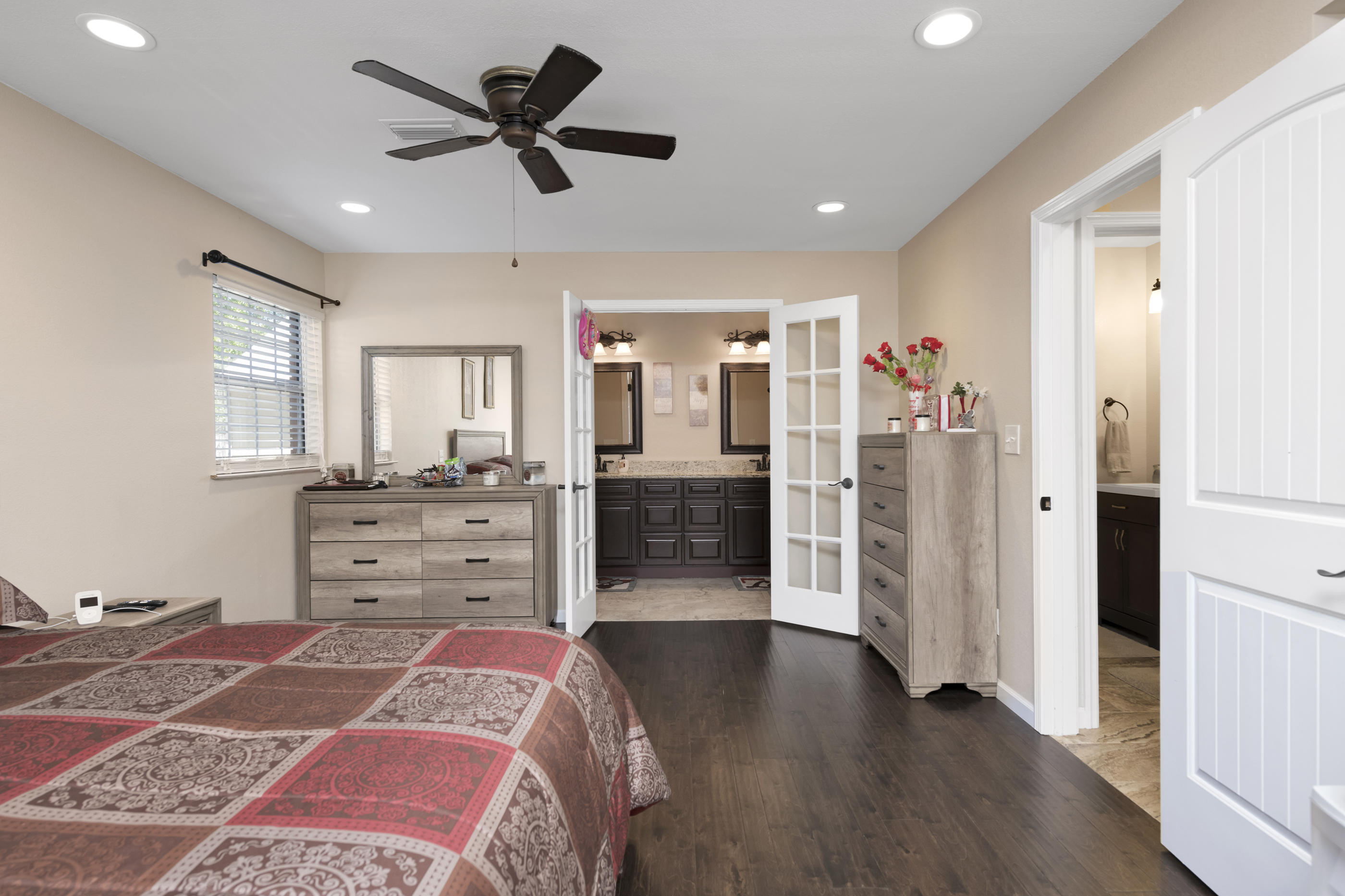 CAROL ANNE MANOR - Residential