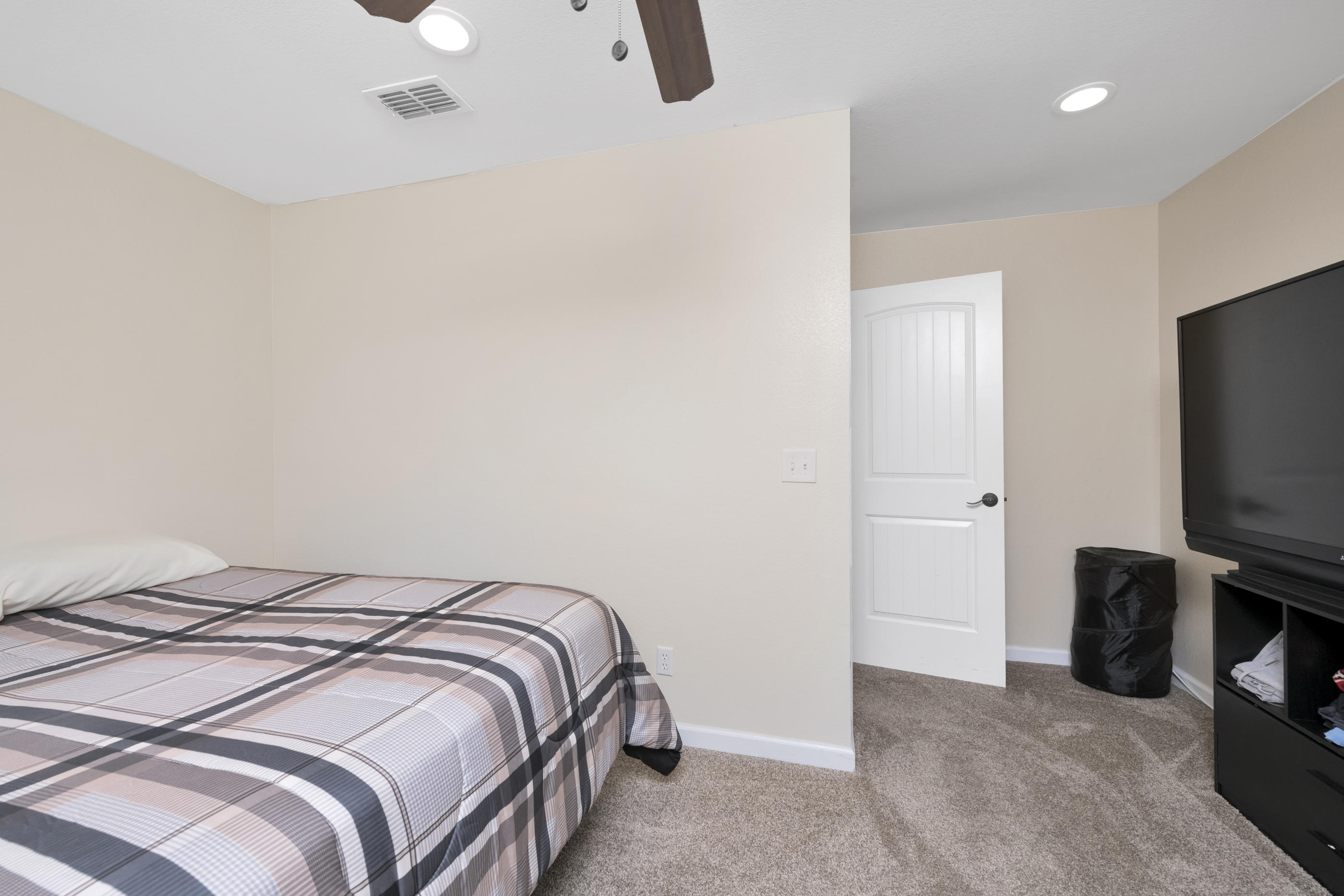 CAROL ANNE MANOR - Residential