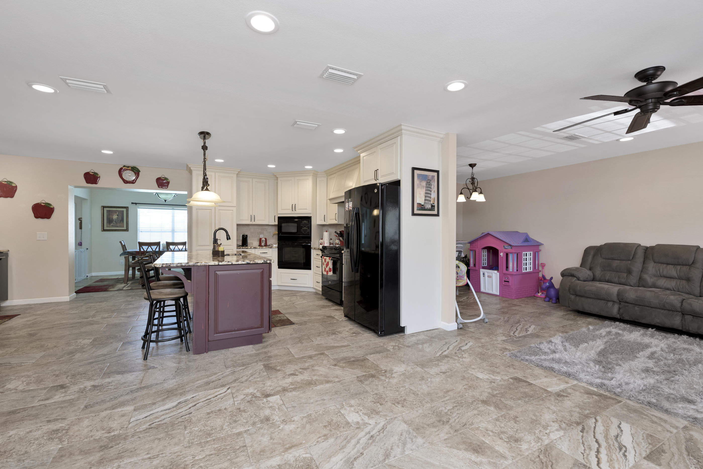 CAROL ANNE MANOR - Residential