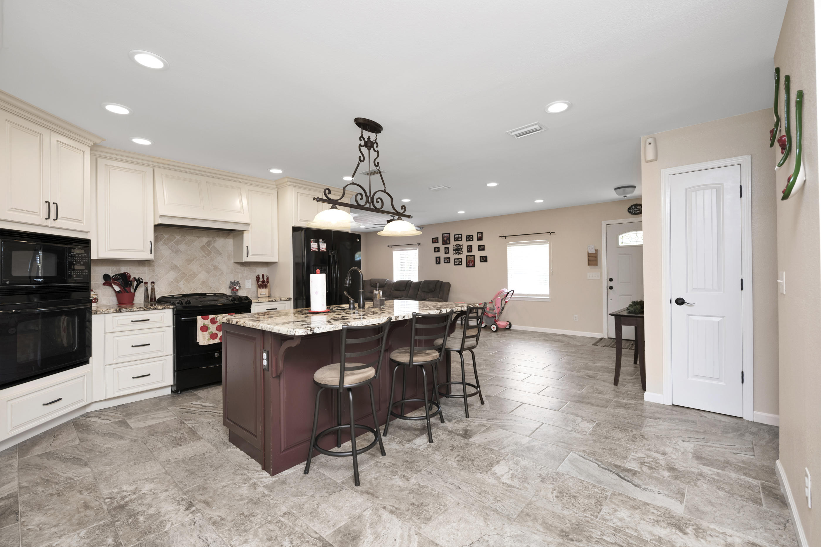 CAROL ANNE MANOR - Residential