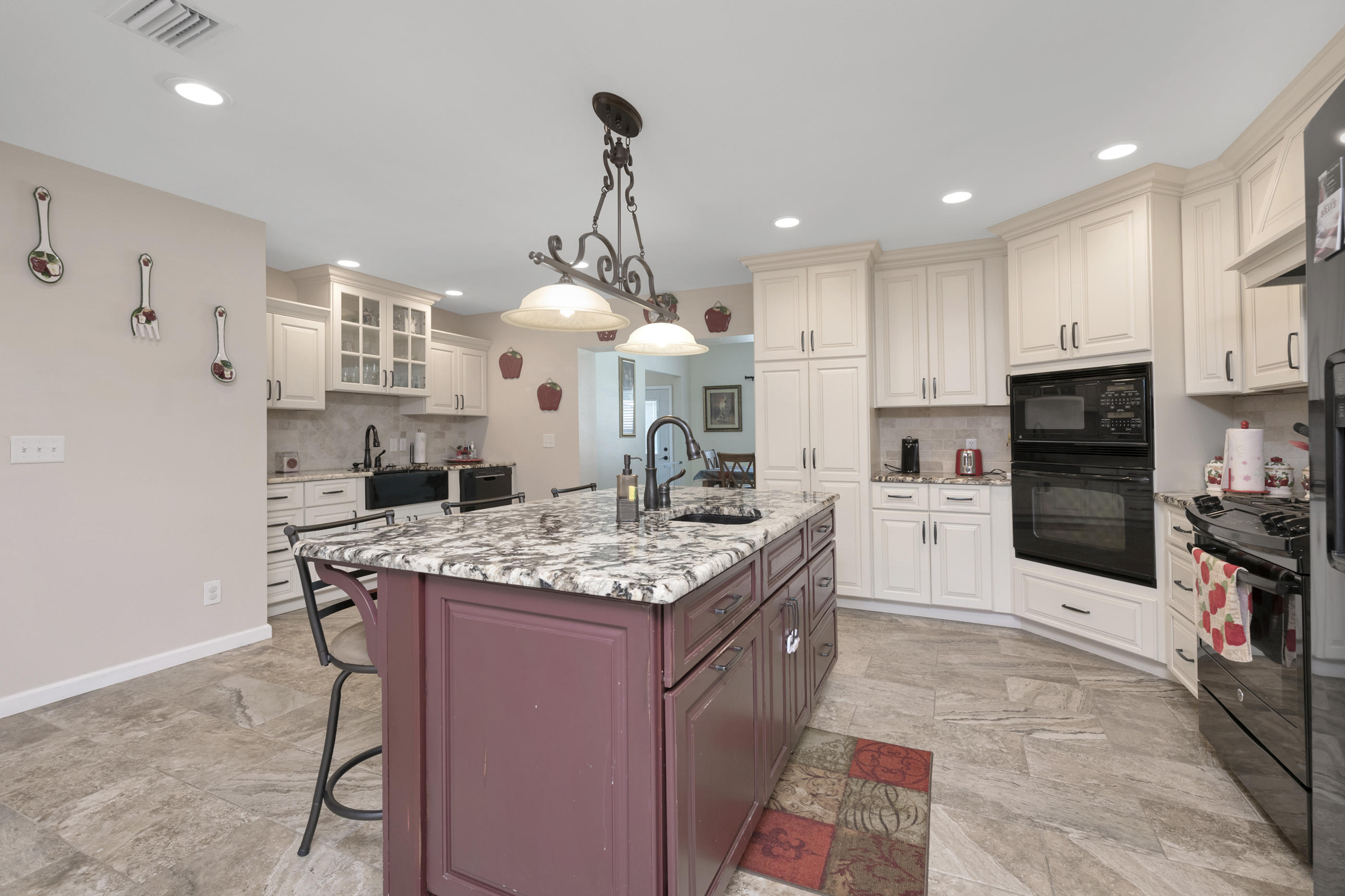 CAROL ANNE MANOR - Residential