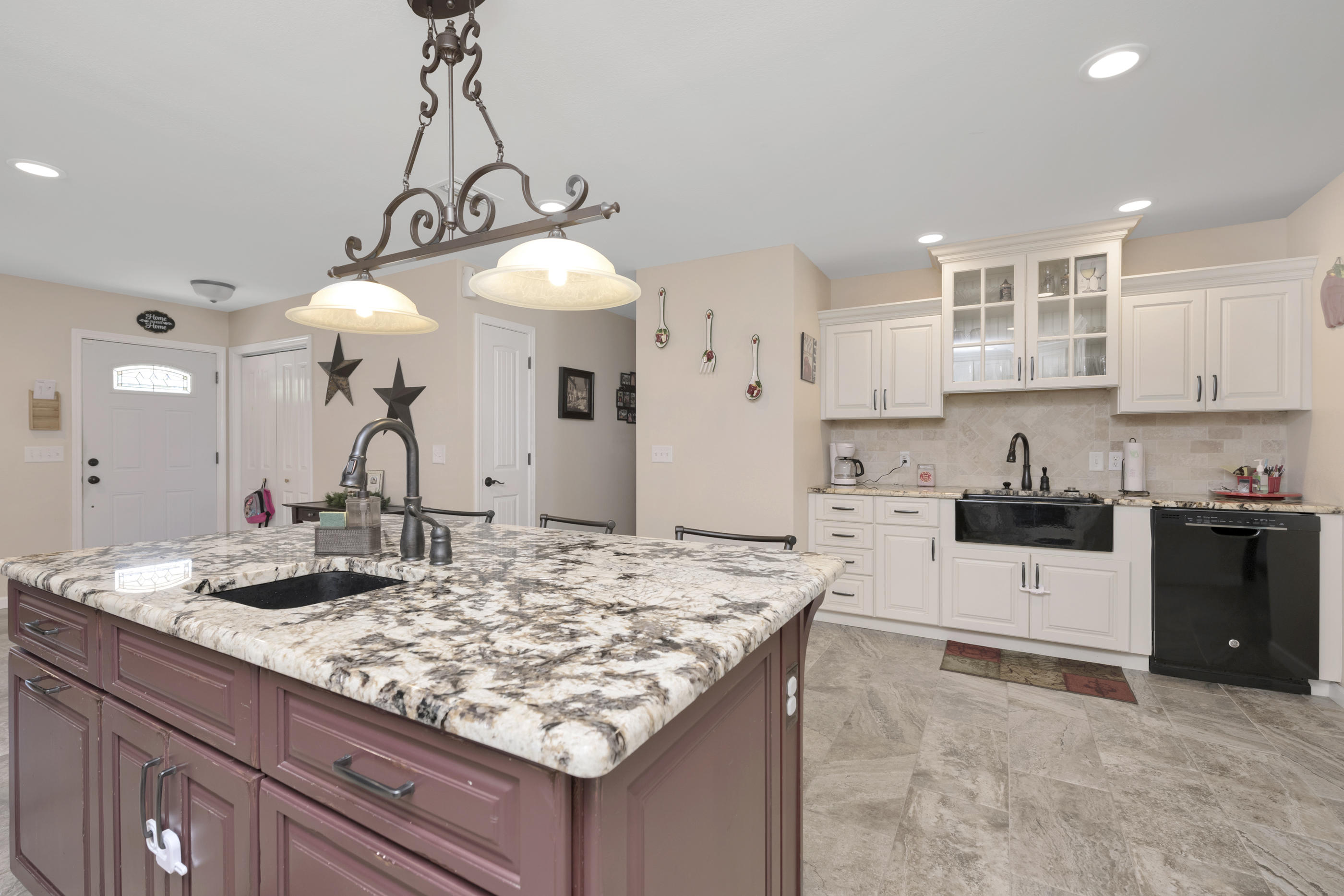 CAROL ANNE MANOR - Residential