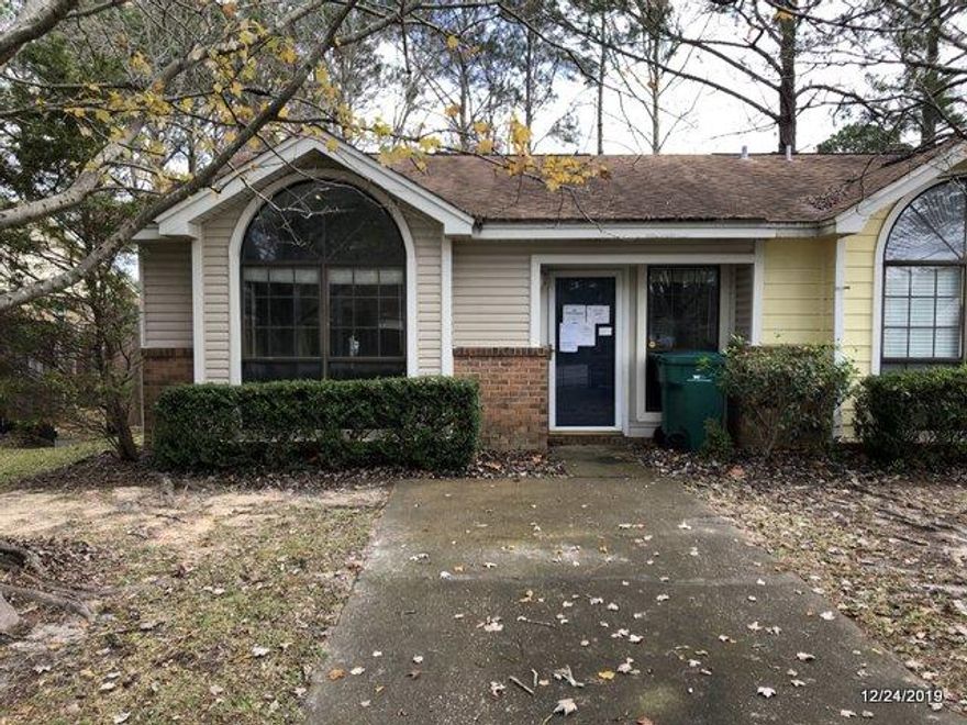 Single story end unit Townhome with vaulted ceilings in living room and bedrooms.. Partially updated with tile floors in living, dining room and kitchen. Kitchen has granite counter tops with an under-mount sink. with a sizable yard. room for boat or extra car in side yard. Seller has installed new range, dishwasher, and ac. Skylights and back door were replaced.The inspections in the Documents are for full disclosure, ask your agent for a copy .This property is eligible under the Freddie Mac First Look Initiative through February 7, 2020.