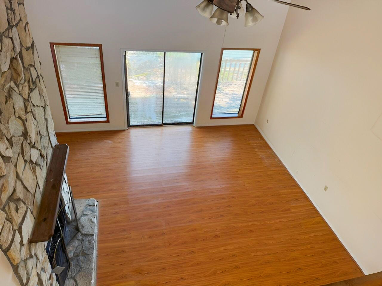 WATERS BEACH S/D LOT 5 BLK 2 - Residential