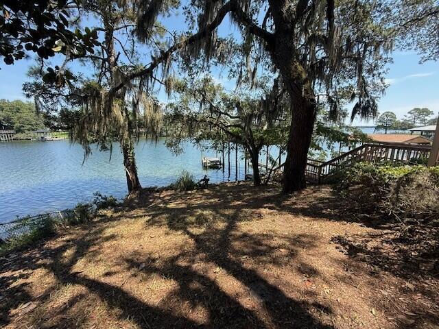 WATERS BEACH S/D LOT 5 BLK 2 - Residential