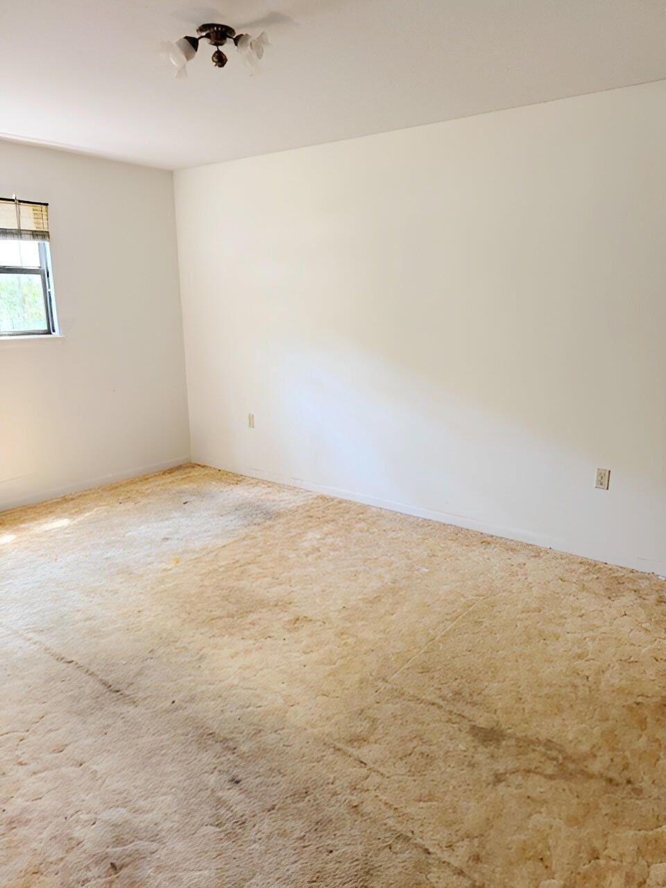 WATERS BEACH S/D LOT 5 BLK 2 - Residential