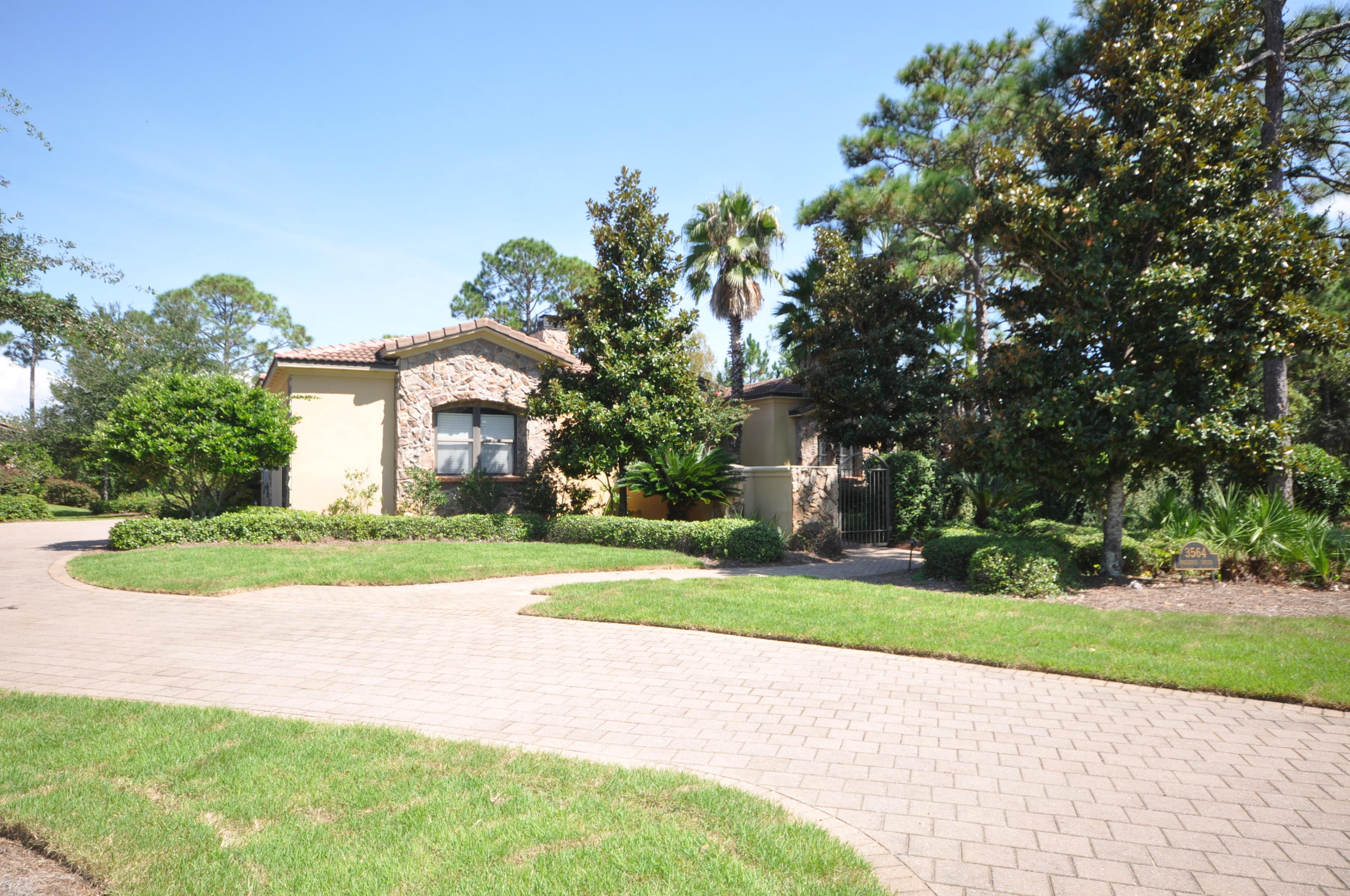 BURNT PINE - Residential