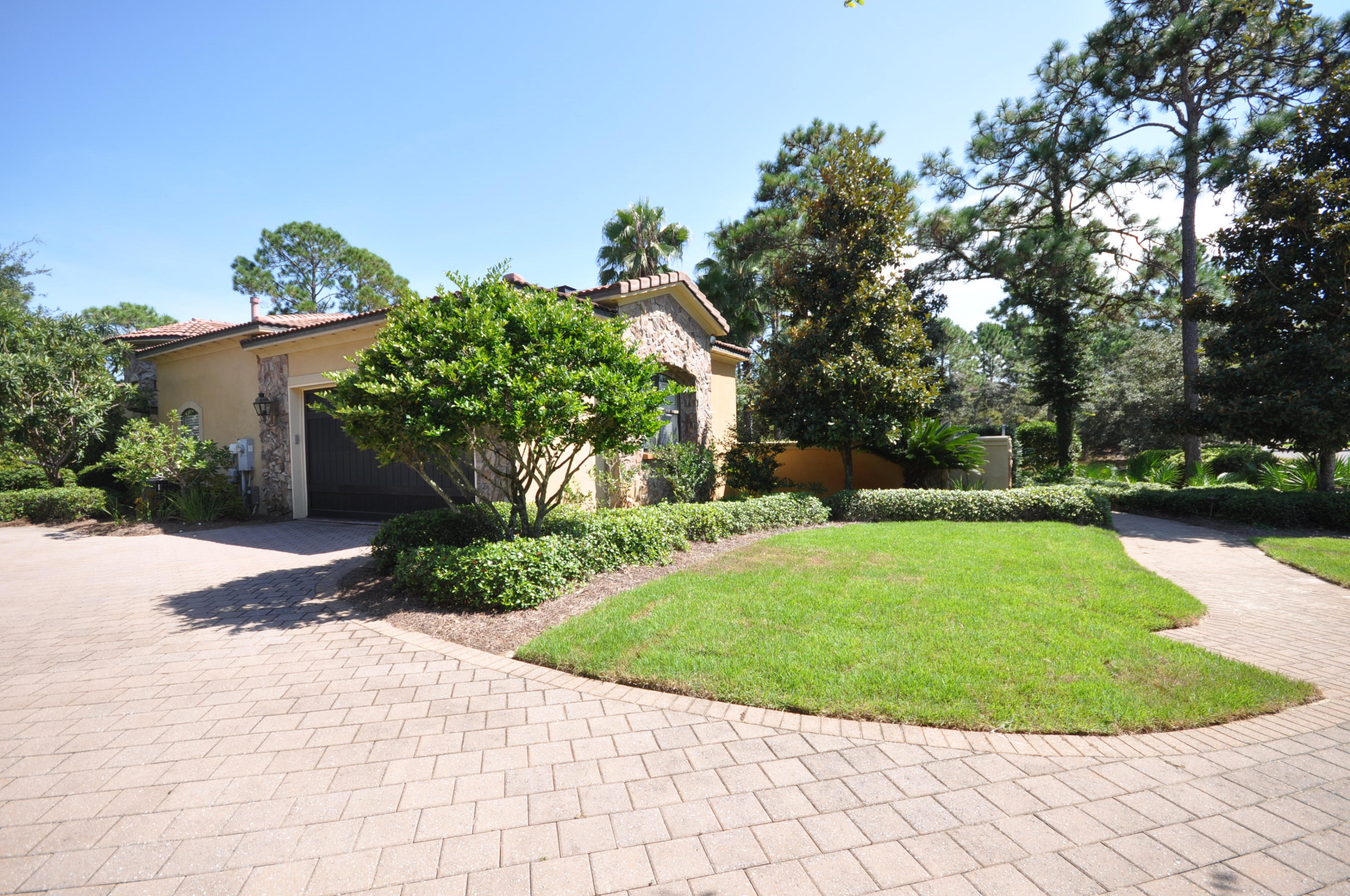 BURNT PINE - Residential