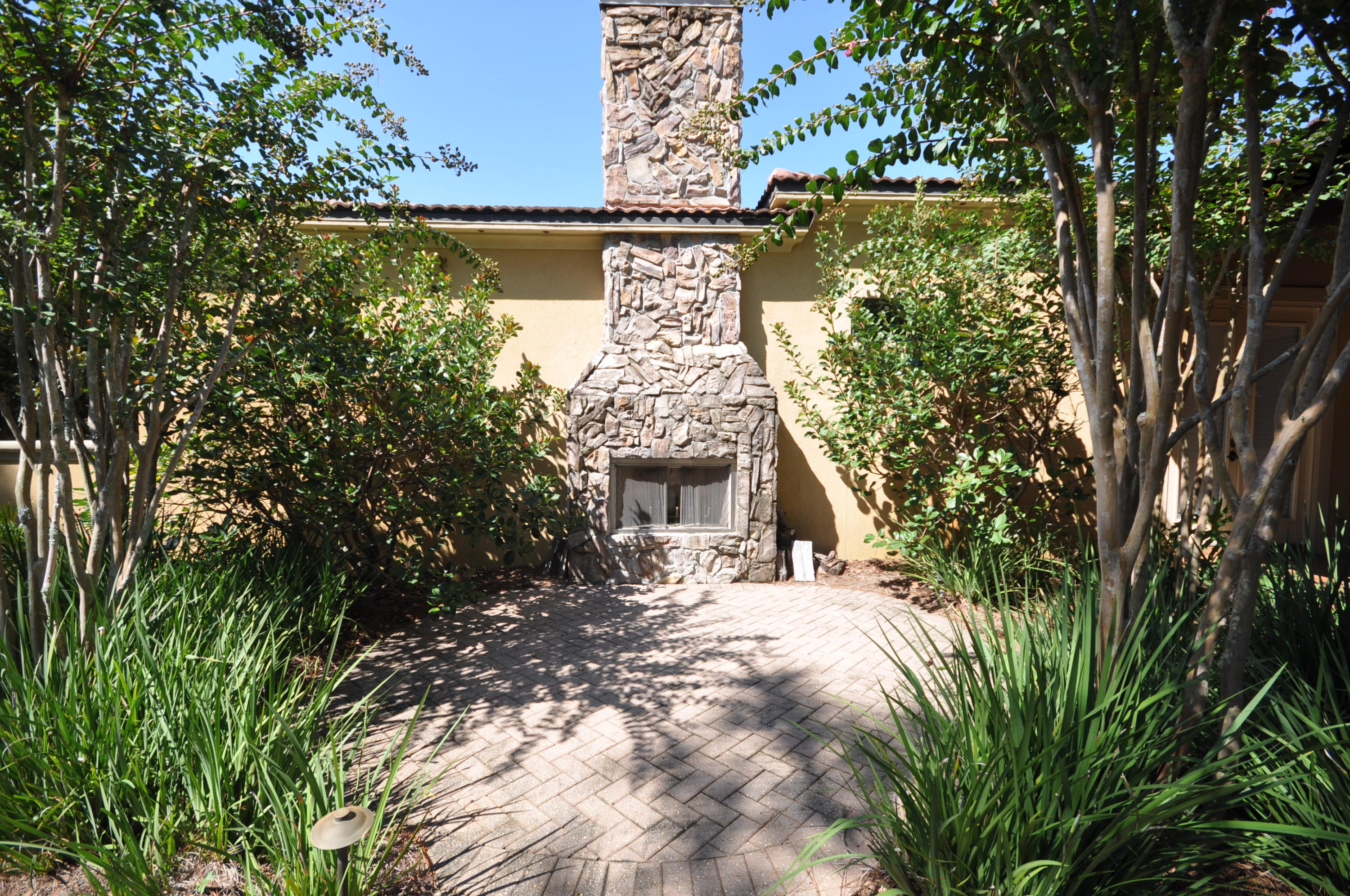 BURNT PINE - Residential