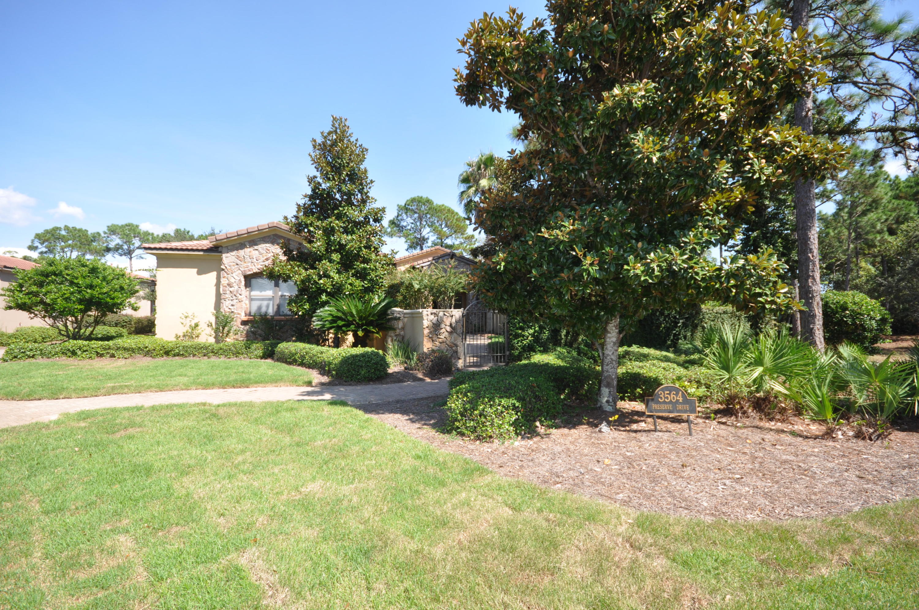 BURNT PINE - Residential