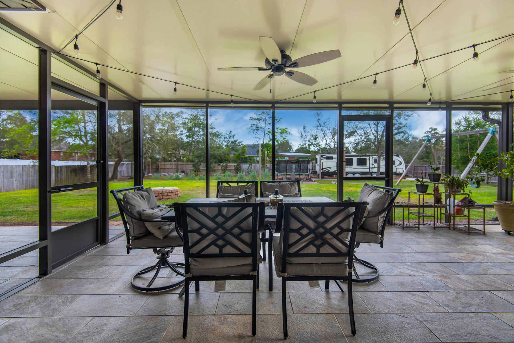 HOLLEY BY THE SEA - Residential