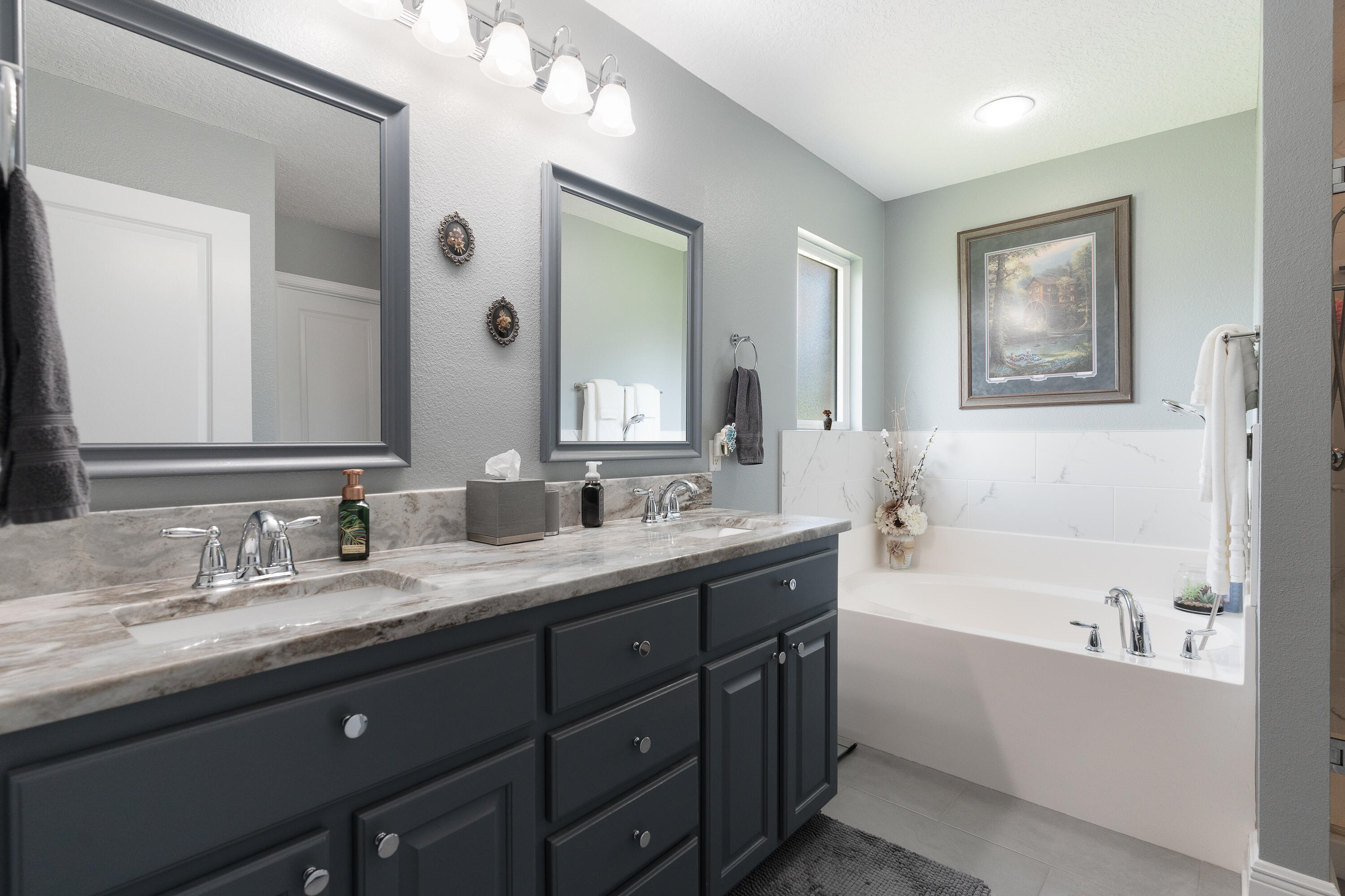 HOLLEY BY THE SEA - Residential