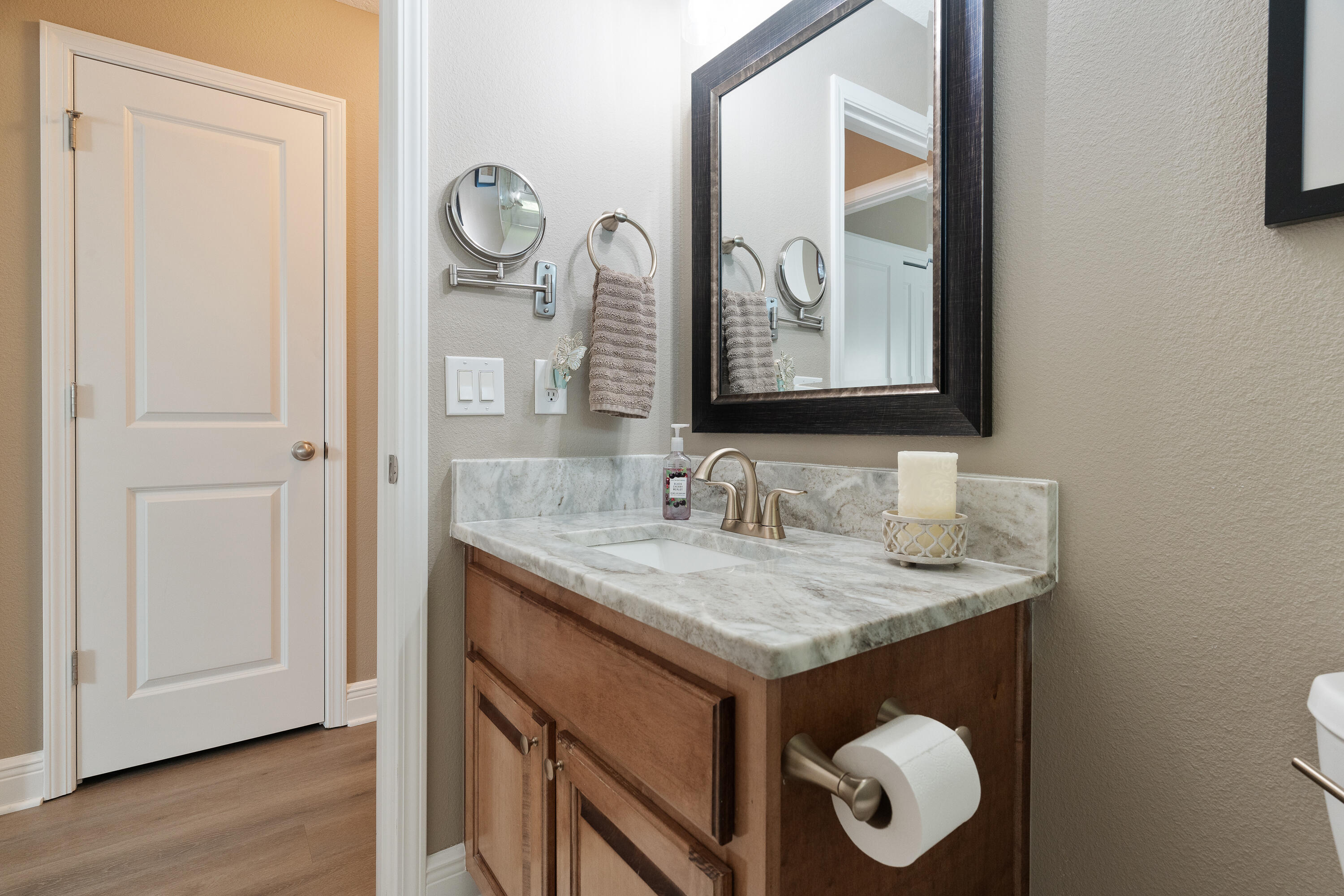 HOLLEY BY THE SEA - Residential