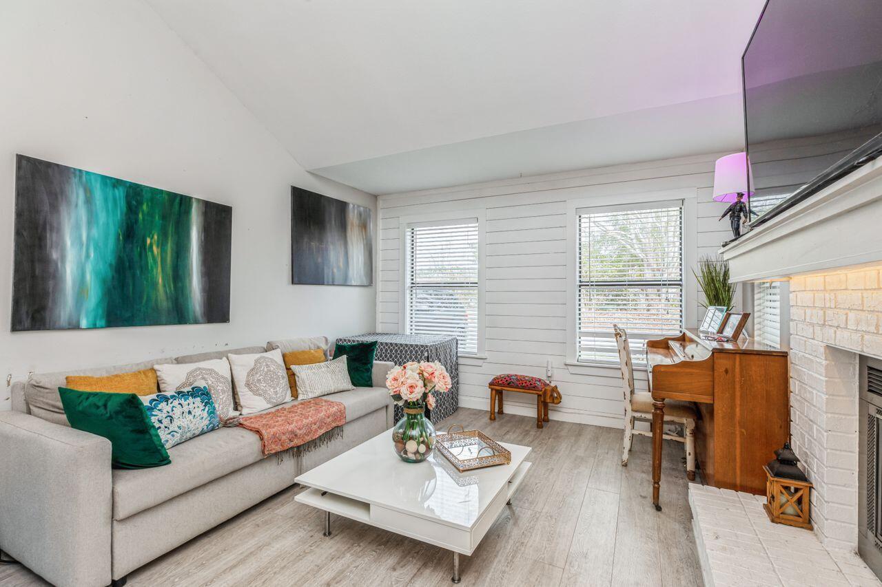 HIDDEN TRAILS PH 1 - Residential