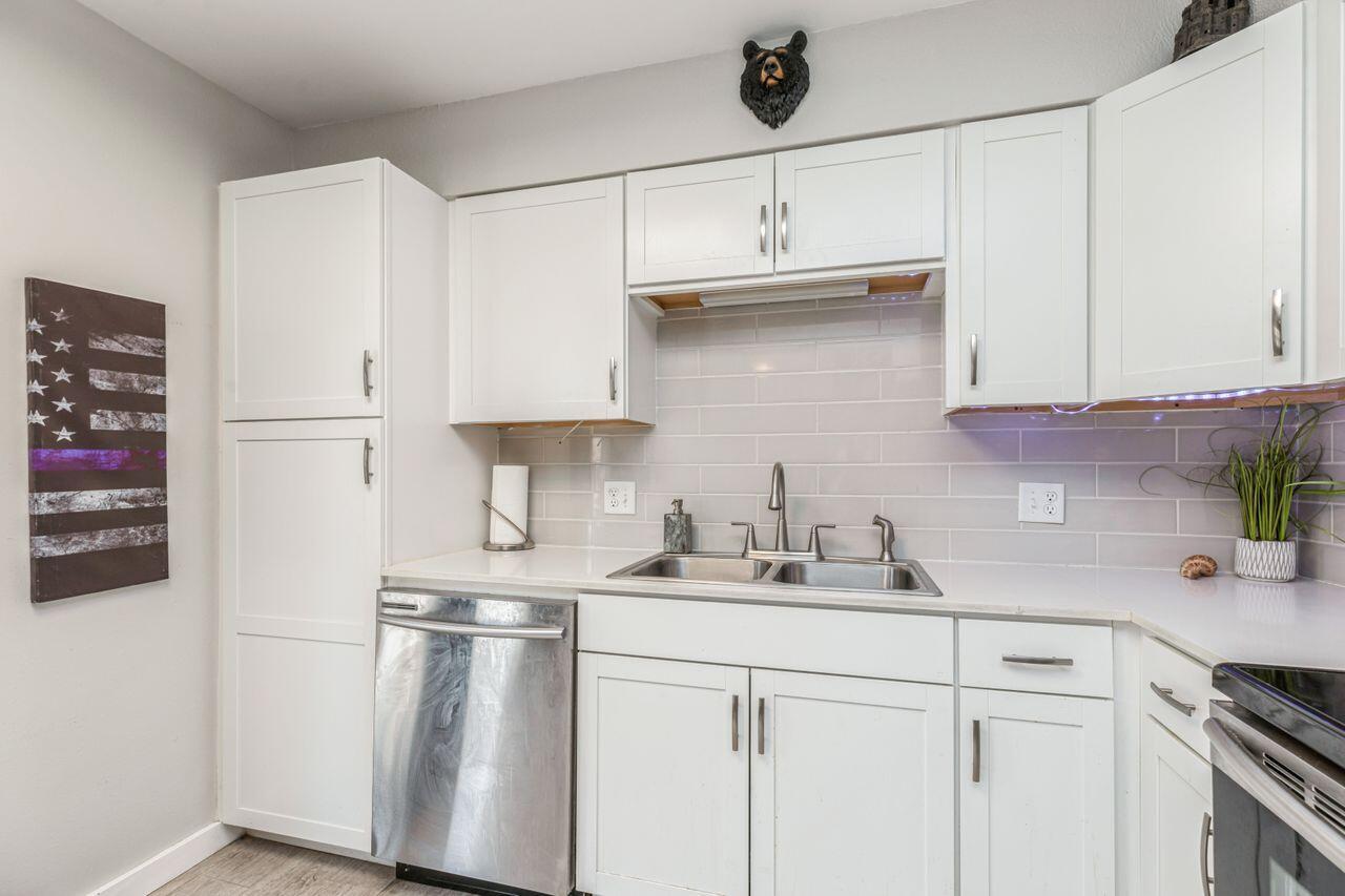 HIDDEN TRAILS PH 1 - Residential