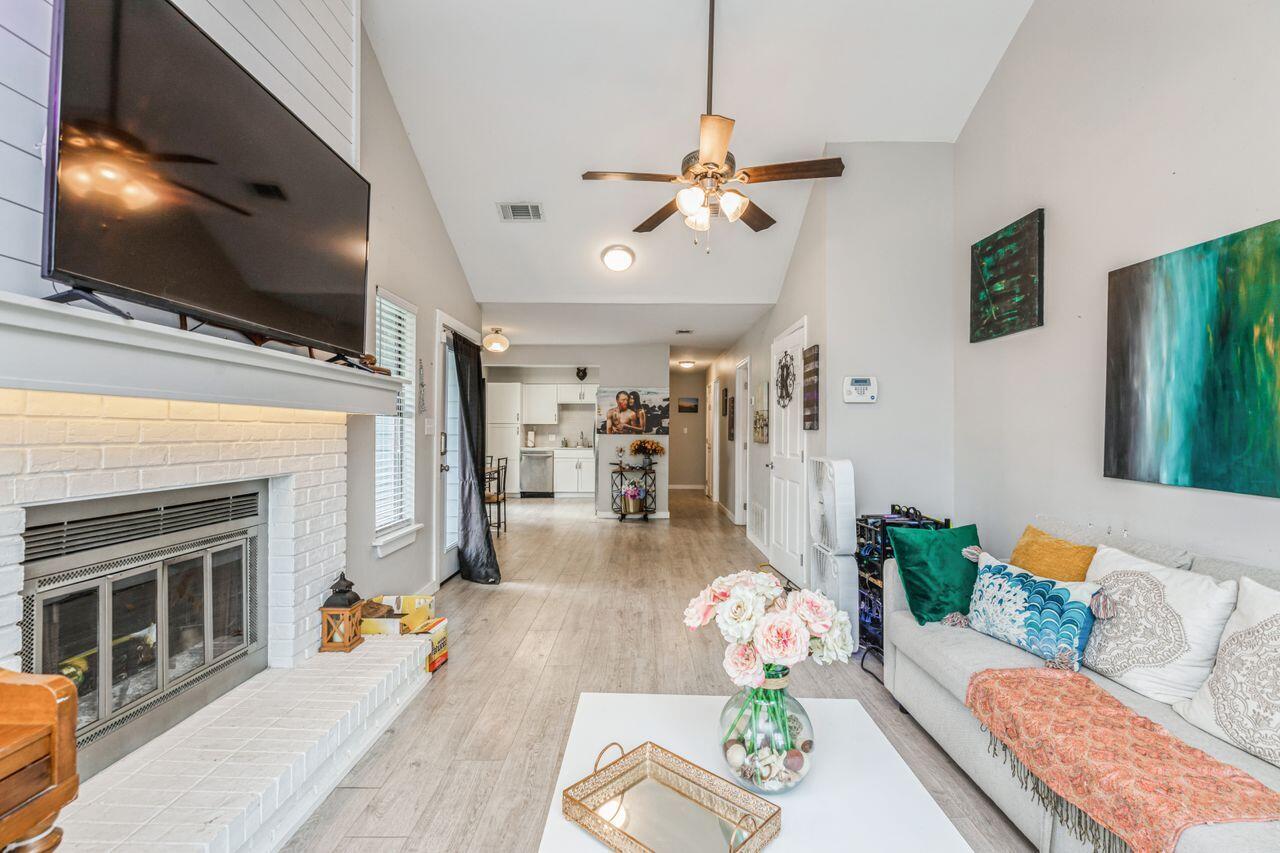 HIDDEN TRAILS PH 1 - Residential