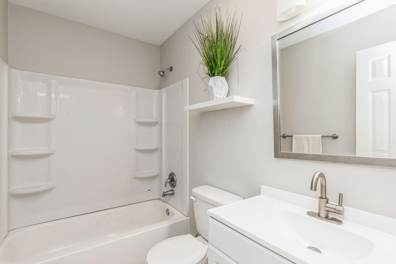 HIDDEN TRAILS PH 1 - Residential