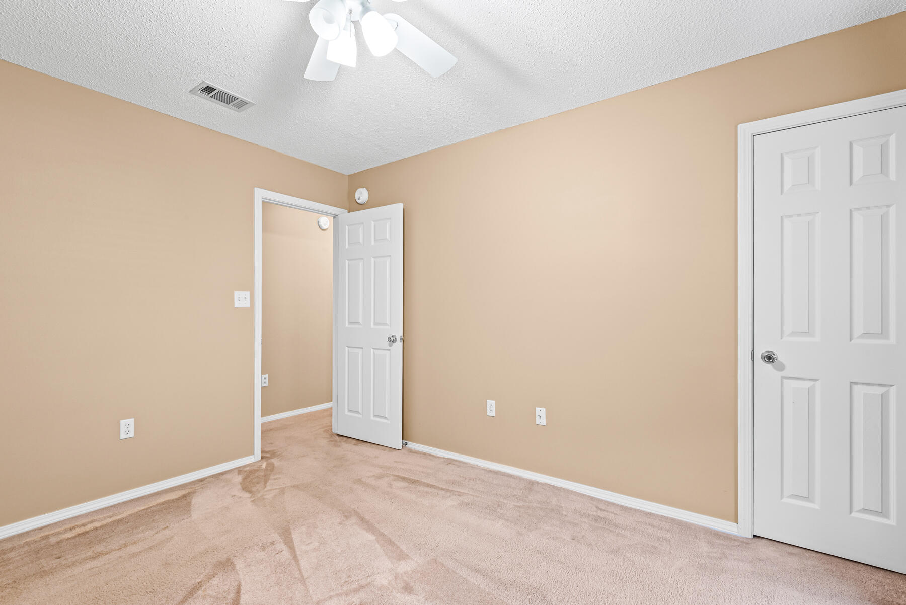 HUNTERS RUN S/D - Residential