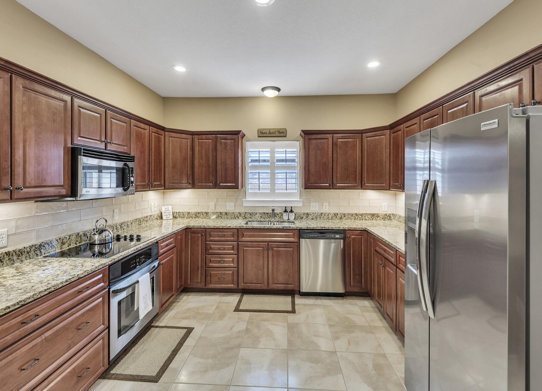 MAGNOLIA HARBOR - Residential