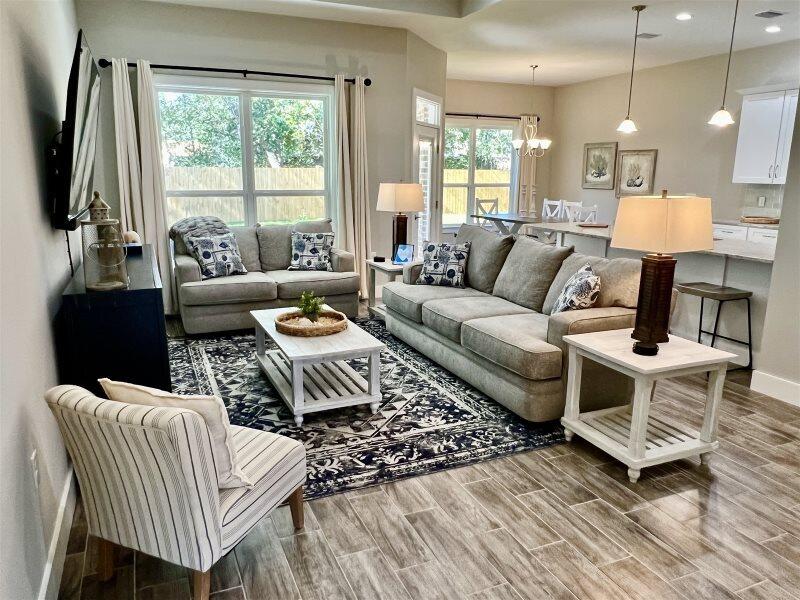 PARK PLACE ADD LOT 13 BLK G - Residential