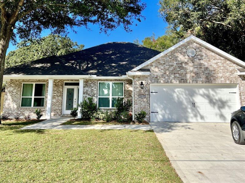 PARK PLACE ADD LOT 13 BLK G - Residential