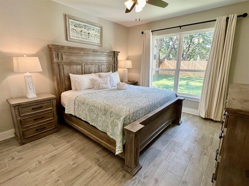PARK PLACE ADD LOT 13 BLK G - Residential