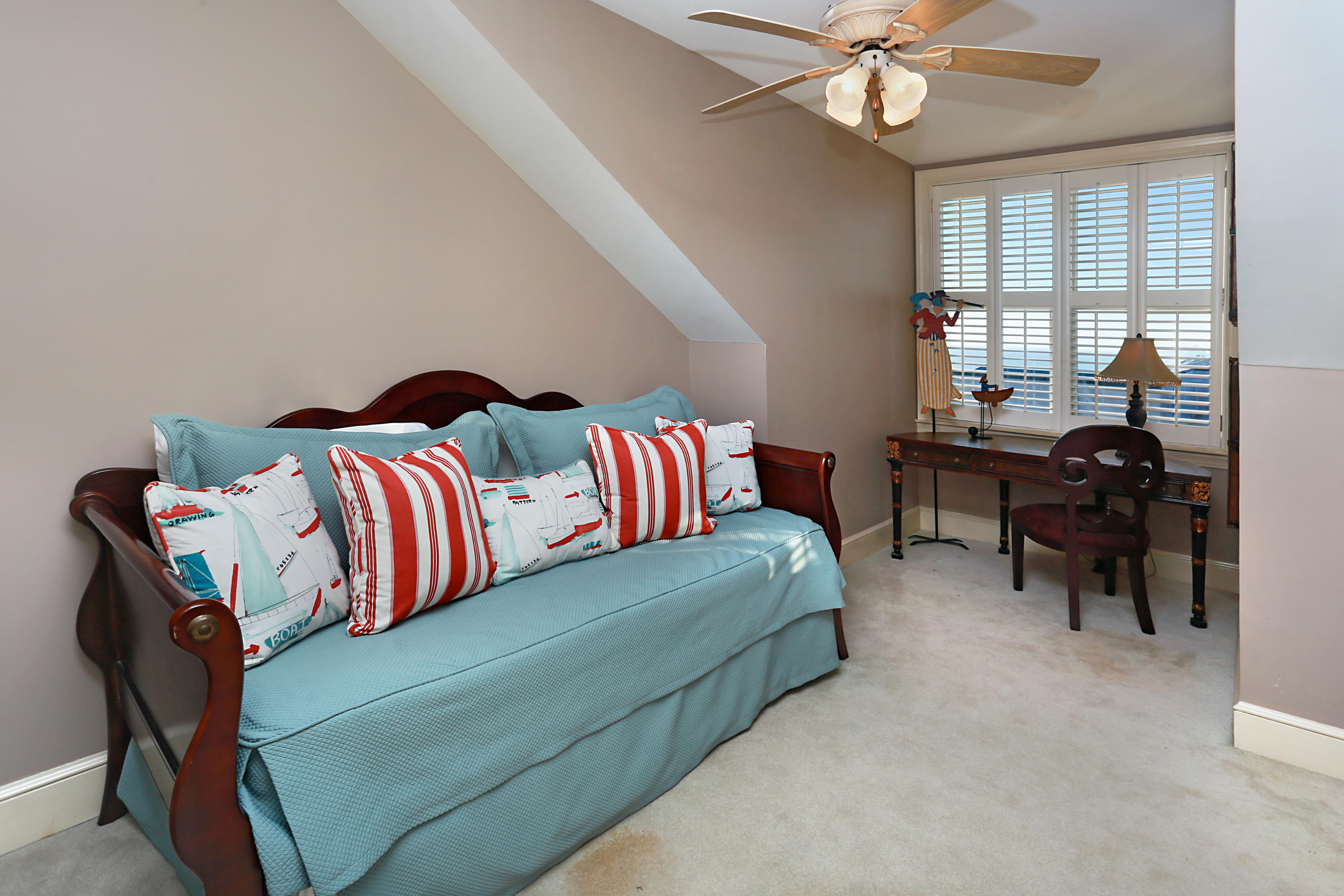 INN AT CRYSTAL BEACH (SUMMERCHASE CONDO) - Residential