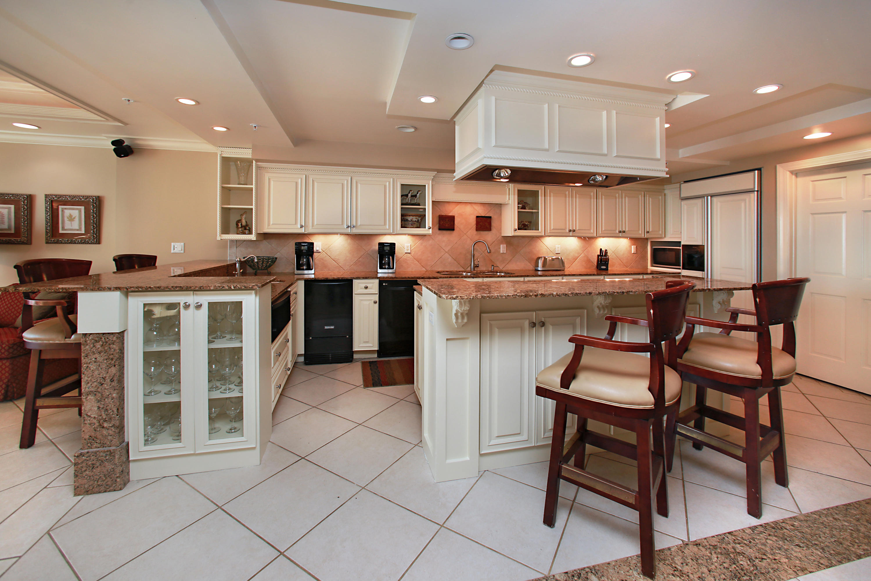 INN AT CRYSTAL BEACH (SUMMERCHASE CONDO) - Residential