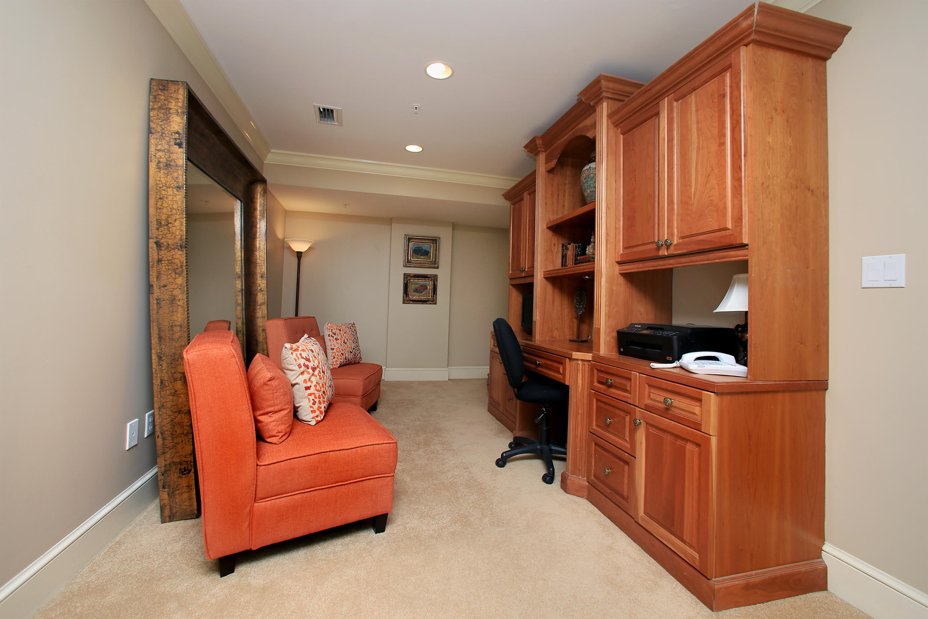 INN AT CRYSTAL BEACH (SUMMERCHASE CONDO) - Residential