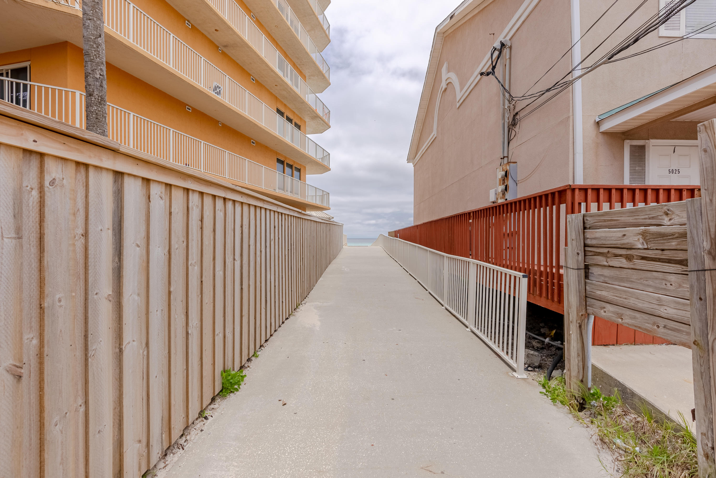 TREASURE ISLAND - Residential