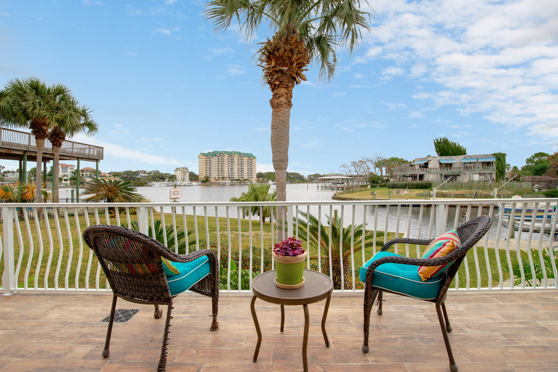 HOLIDAY ISLE - Residential