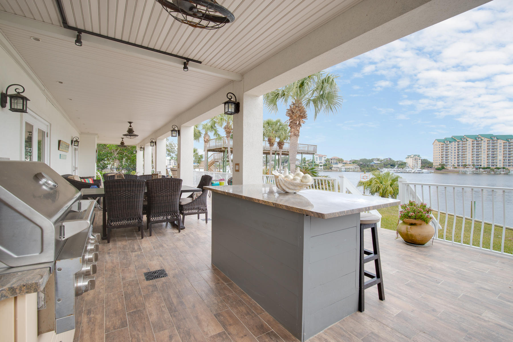 HOLIDAY ISLE - Residential