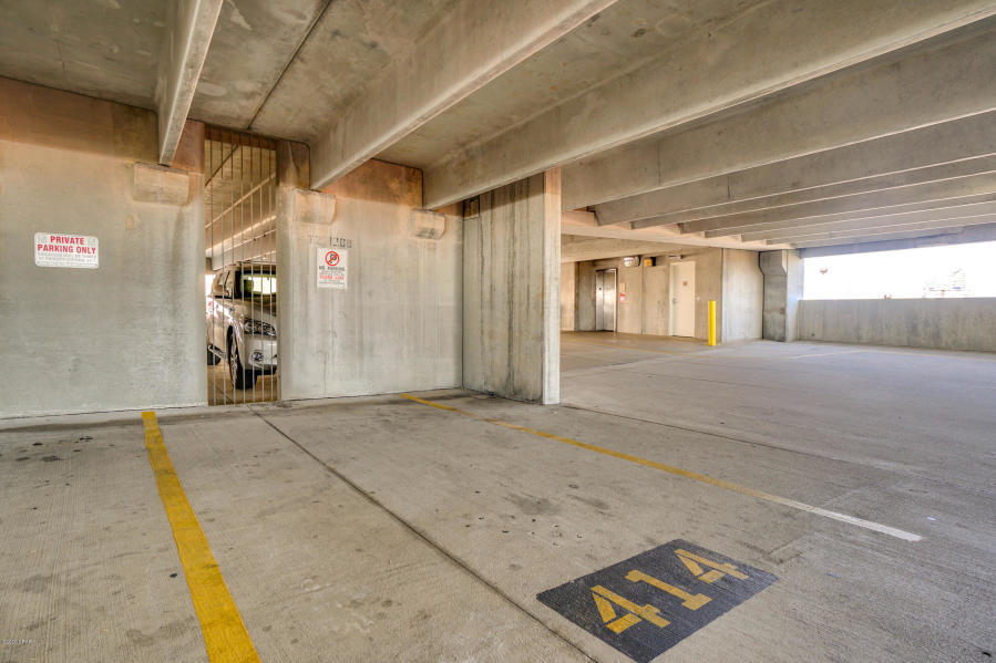 MAJESTIC BEACH TOWERS II - Residential