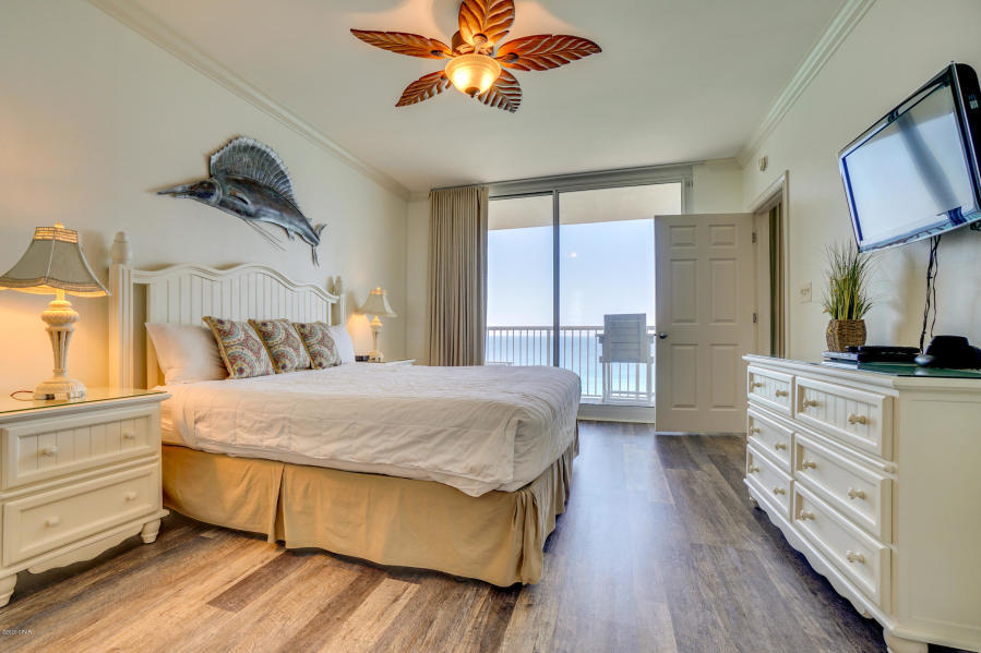 MAJESTIC BEACH TOWERS II - Residential