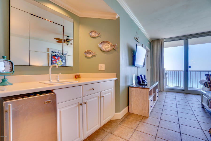 MAJESTIC BEACH TOWERS II - Residential