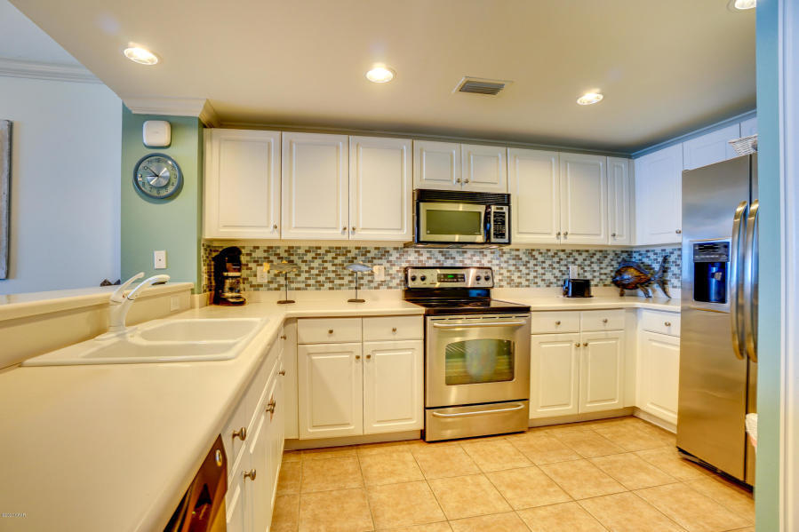 MAJESTIC BEACH TOWERS II - Residential