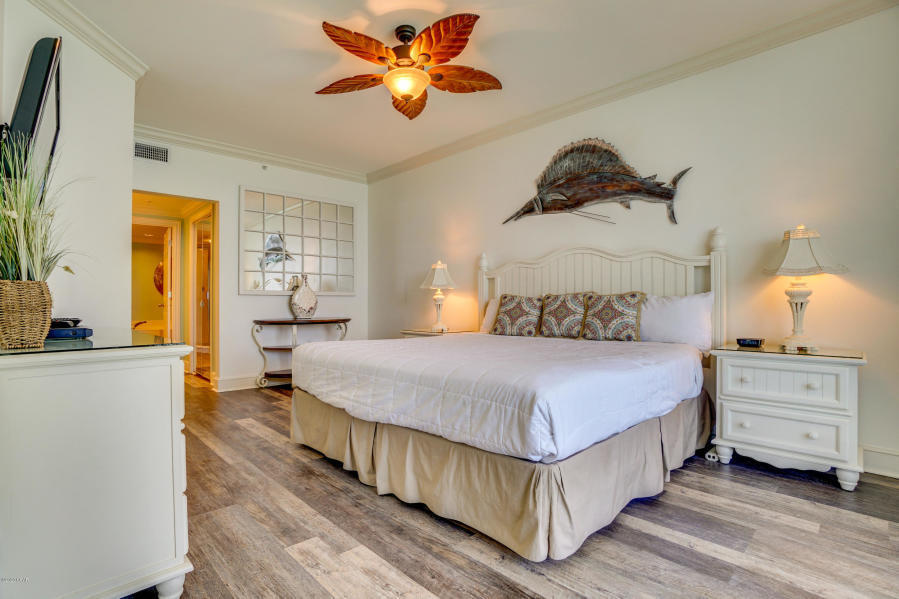 MAJESTIC BEACH TOWERS II - Residential