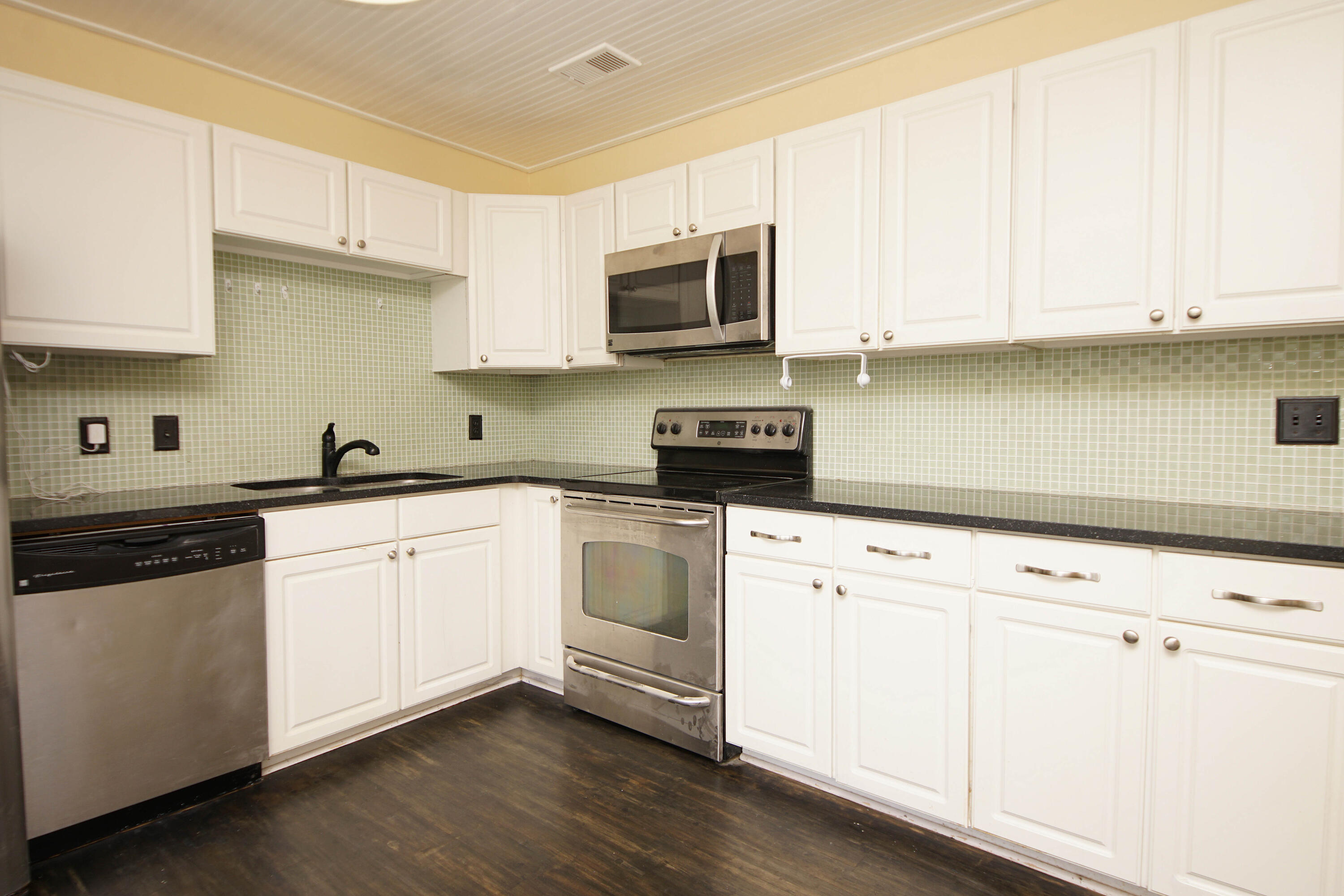 CHATEAU PRES DE LA MER - Residential