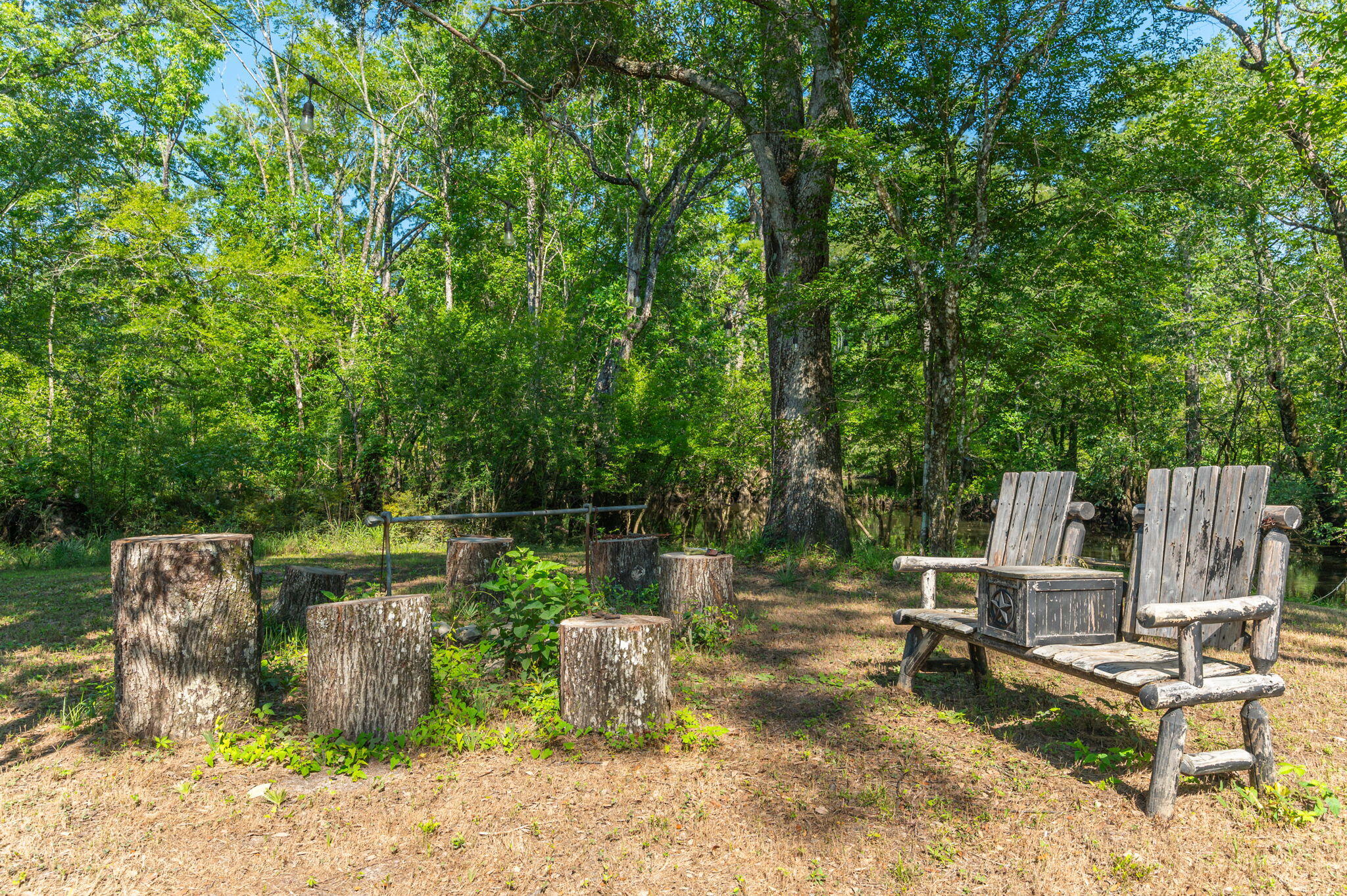 METES & BOUNDS - Land