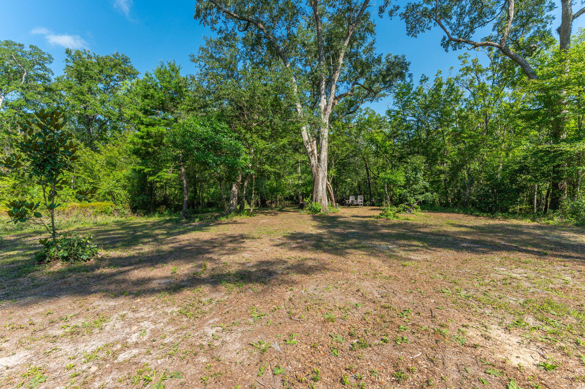 METES & BOUNDS - Land