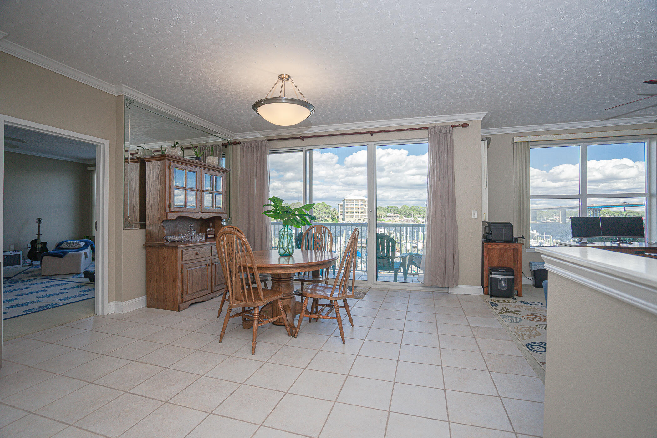 PALM COURT YACHT CLUB - Residential