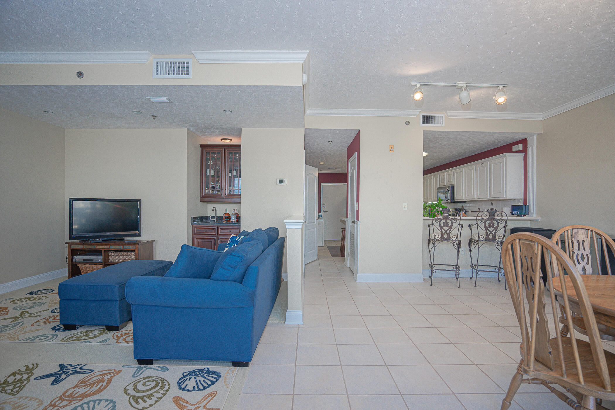 PALM COURT YACHT CLUB - Residential