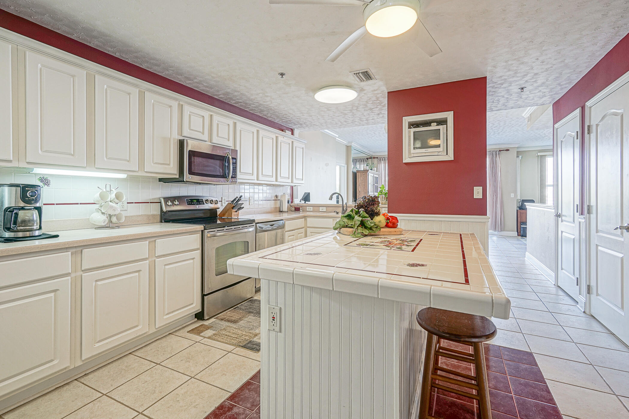 PALM COURT YACHT CLUB - Residential