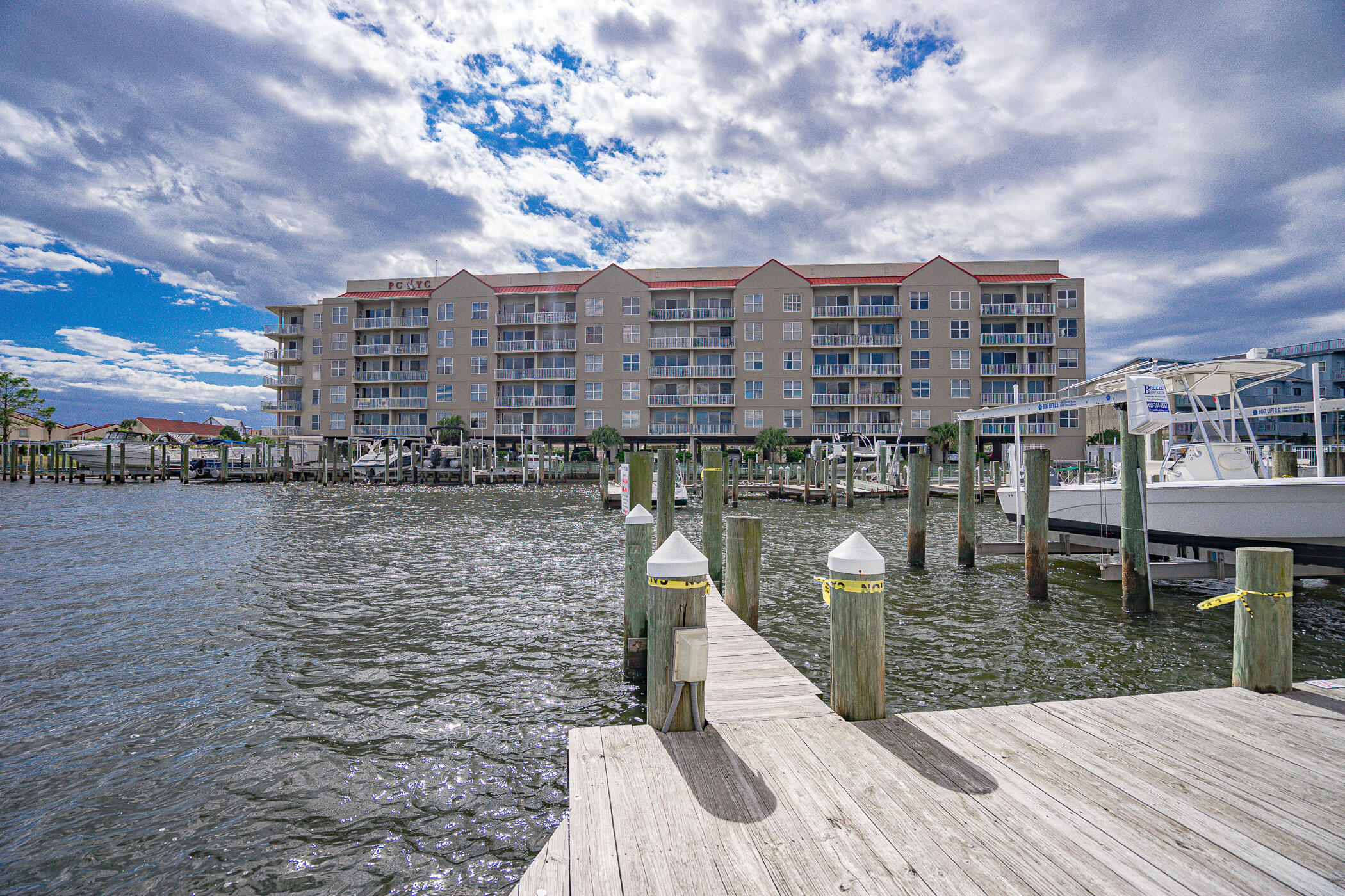 PALM COURT YACHT CLUB - Residential