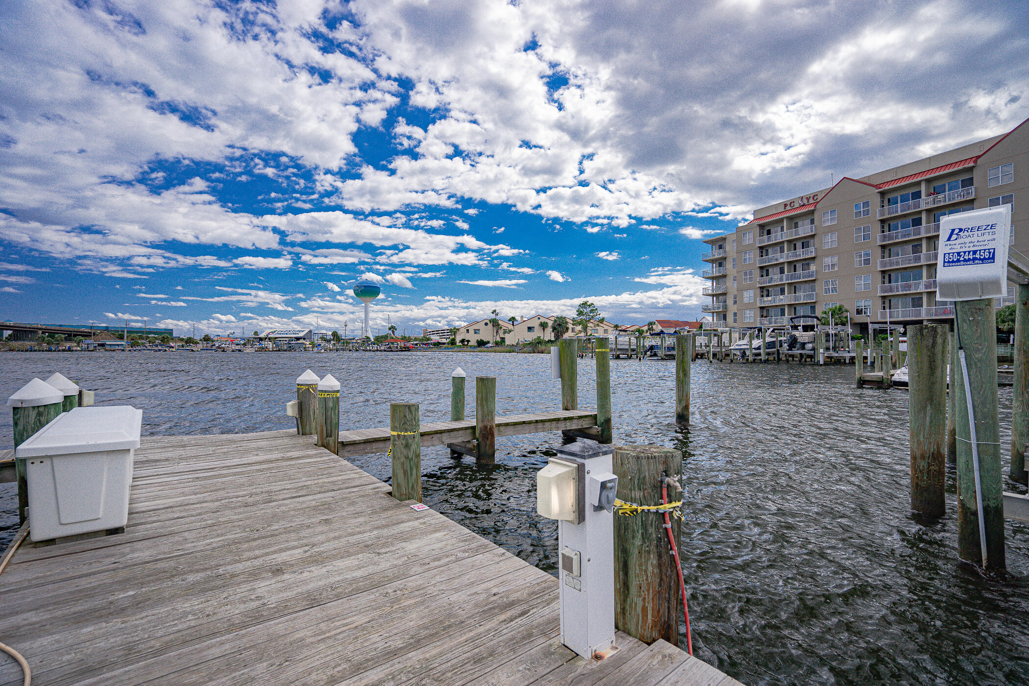 PALM COURT YACHT CLUB - Residential