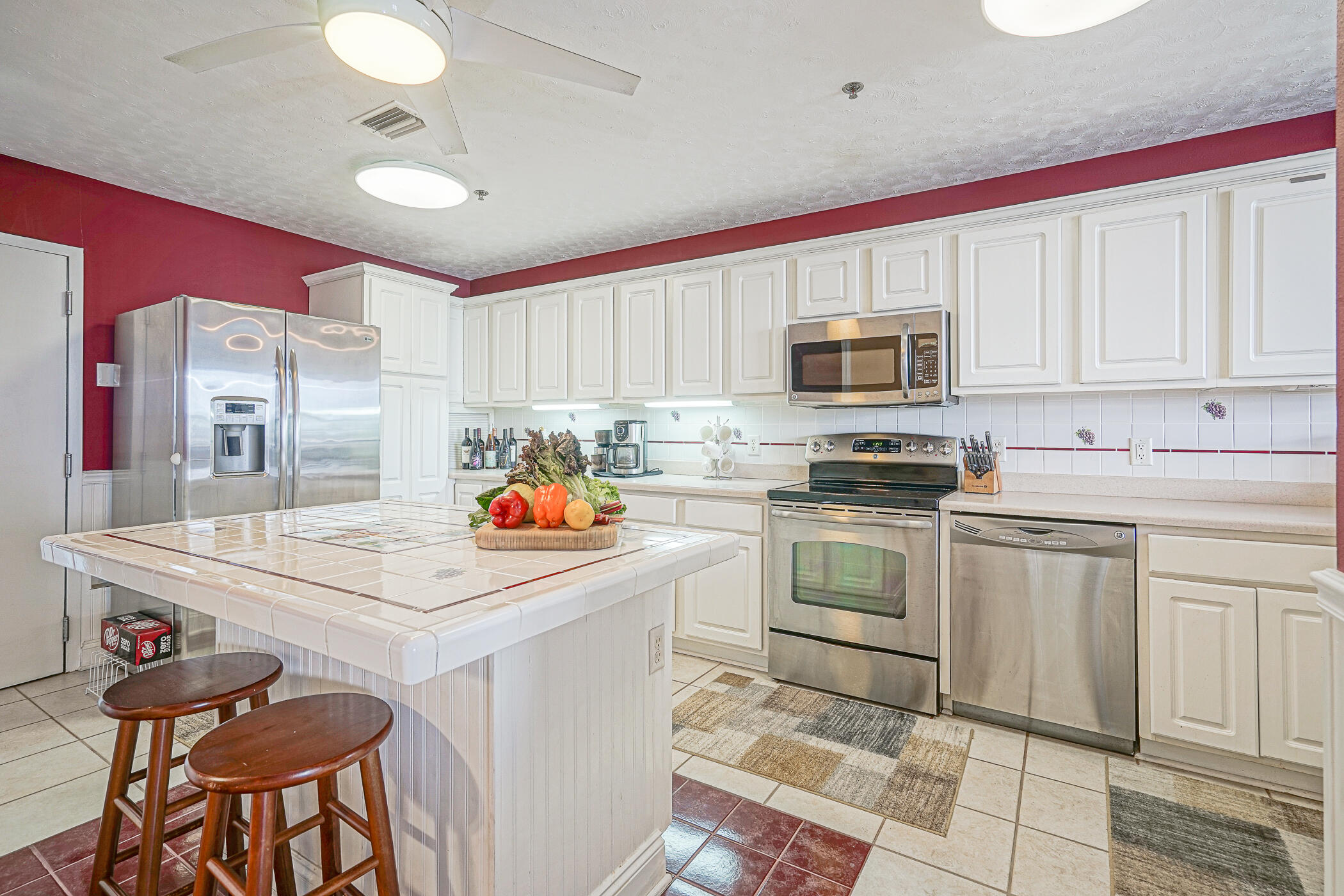 PALM COURT YACHT CLUB - Residential