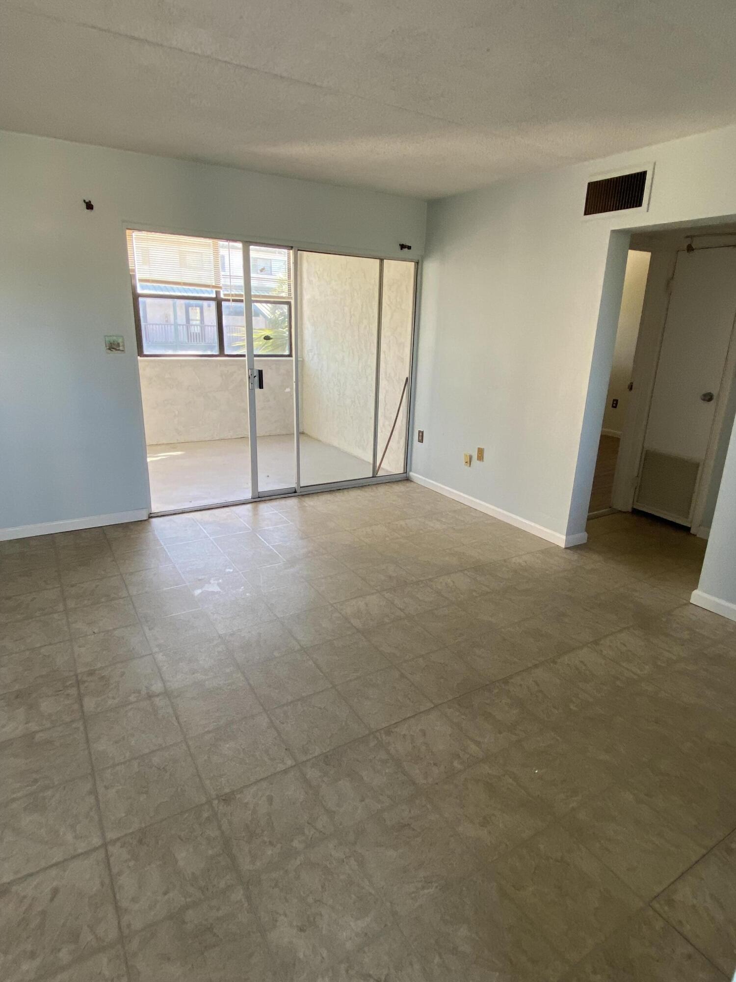 SEA PALM 2 CONDO - Residential Lease