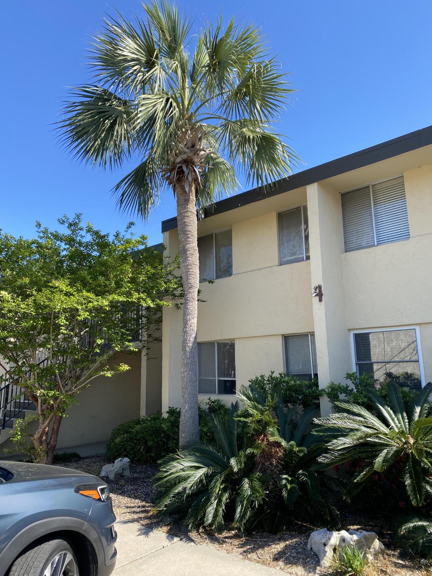 SEA PALM 2 CONDO - Residential Lease